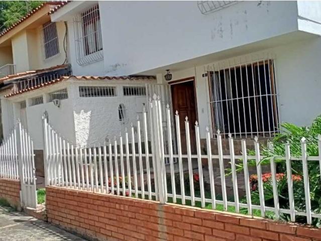 CASA EN VENTA AV. MORAN
