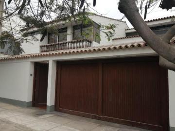 CASA EN VENTA AV. LAS CASUARINAS