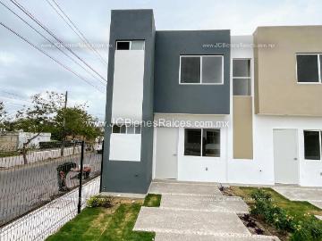 ?Casa en Venta a 10 minutos del Aeropuerto por tan solo $1,081,500!
