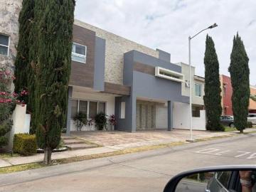 Casa en Venta a 700 mts del Periférico