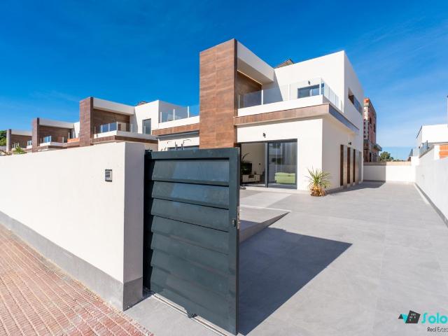 Casa en venta a estrenar en Daya Nueva Alicante