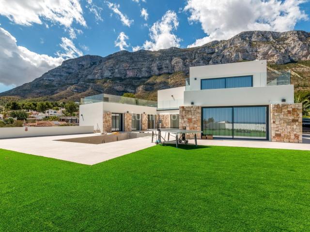 Casa en venta a estrenar en Dénia Alicante