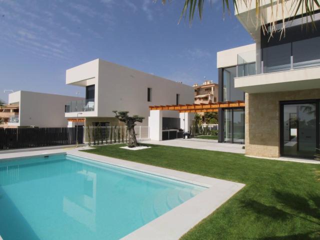 Casa en venta a estrenar en Finestrat Alicante
