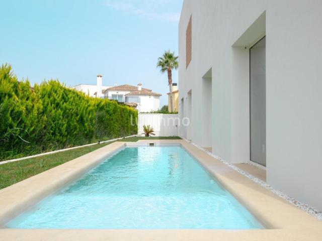 Casa en venta a estrenar en Oliva Valencia