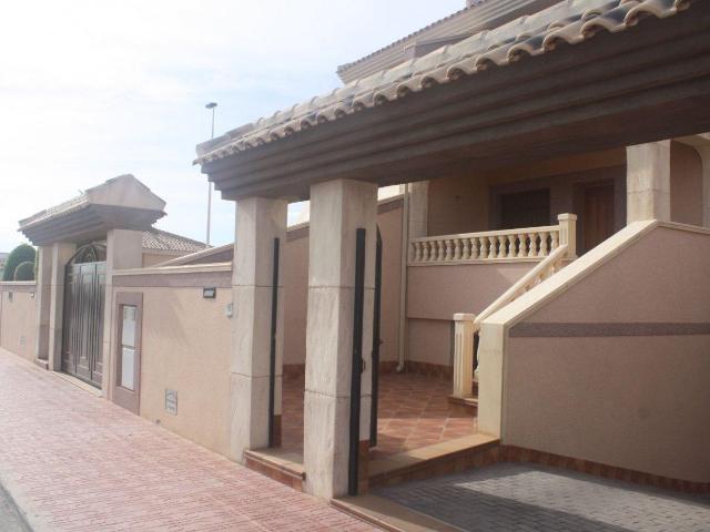 Casa en venta a estrenar en Orihuela Alicante