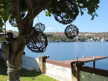 Casa en Venta a orilla del Lago de Tequesquitengo Morelos