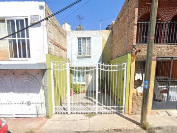 CASA EN VENTA A PRECIO REMATE EN TONALA SM