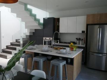 CASA EN VENTA A UN COSTADO DE NUEVA GALICIA AL SUR DE LA CIUDAD