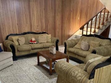 CASA EN VENTA A UNA CALLE DE PLAZA ORIENTE