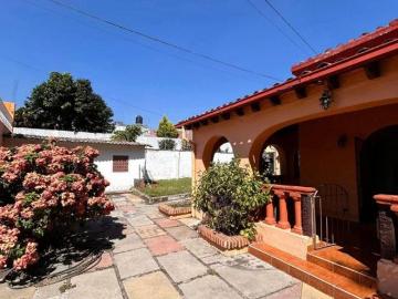 CASA EN VENTA A UNAS CUADRAS DE AVILA CAMACHO