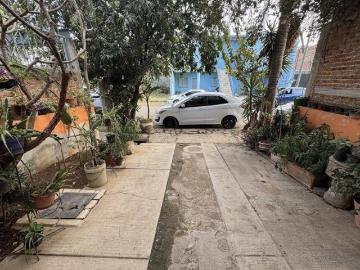 CASA EN VENTA A UNOS MINUTOS DE LA ZONA COMERCIAL DE TONALÁ
