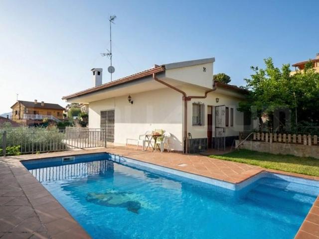 Casa en venta Abrera
