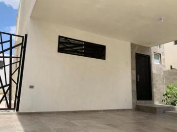 Casa en venta al norte de Saltillo