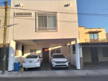 CASA EN VENTA AL NORTE DOS PLANTAS, 4 RECAMARAS, 3 BAÑOS PRIVADA