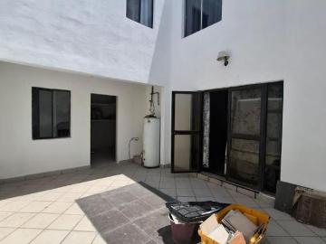 CASA EN VENTA AL ORIENTE DE SALTILLO EN RESIDENCIAL LA MAGUEYAD