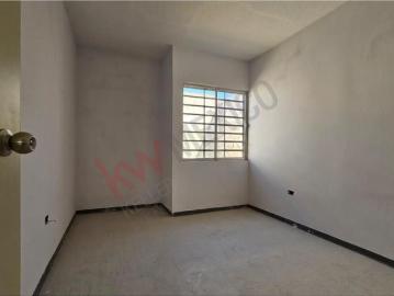Casa en venta al sur en fraccionamiento portal del real ll etapa 5