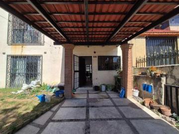 CASA EN VENTA. Amplia y versátil propiedad en Jardines del Sol