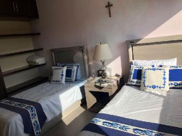 Casa en Venta amueblada con doble terreno en el Yucatan Country Club. Mérida Yucatán