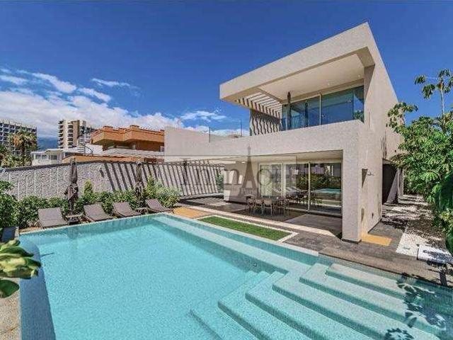 Casa en venta Arona
