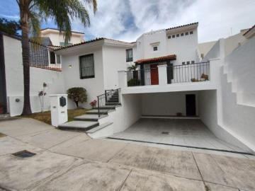 CASA EN VENTA BUGAMBILIAS SEGUNDA SECCION