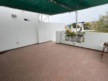 CASA EN VENTA BARRIO COLON 3 DORMITORIOS