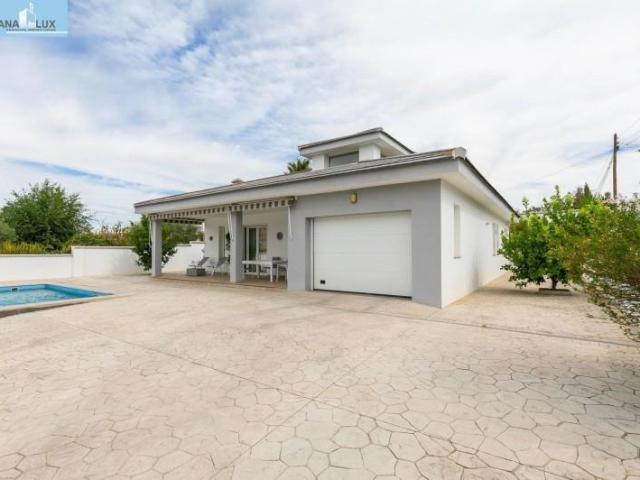 Casa en venta Cúllar Vega