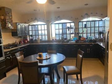 CASA EN VENTA CUMBRES 2DO SECTOR