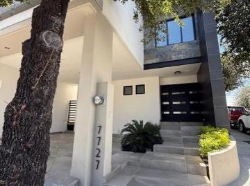 CASA EN VENTA CUMBRES PROVIDENCIA LLAVE EN MANO MONTERREY PLAZA CUMBRES