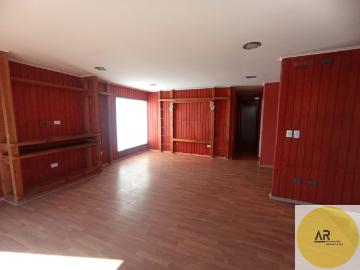 Casa en venta c/ estacionamiento en Metro Los Presidentes Lo Hermida | 5 Dormitorios por 4418.00 en Peñalolén