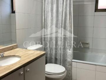 Casa en venta c/ estacionamiento en Las Pircas | 6 Dormitorios por 530000. 00 en Peñalolén