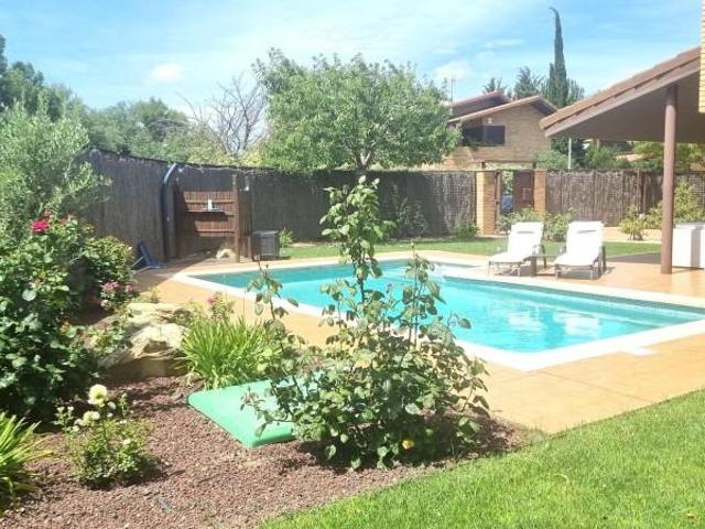 Casa en venta Cadrete