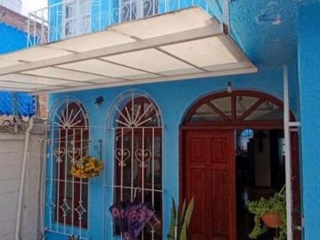 CASA EN VENTA CALLE PRIVADA CON 2 MINI LOFTS INDEPENDIENTES