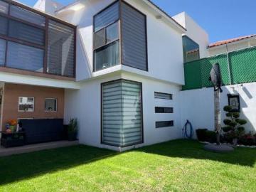 CASA EN VENTA EN CALLE 20 DE NOVIEMBRE, METEPEC. A 10MIN FRANCO INGLES