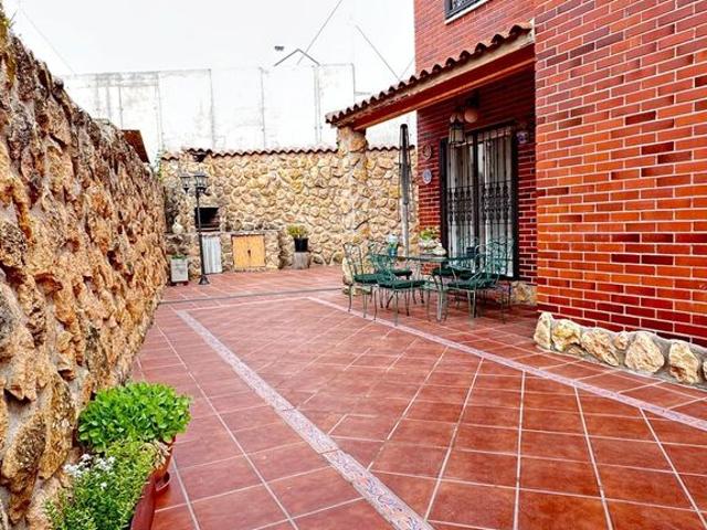 Exclusiva casa de 220 m2 en venta Campo Real, Comunidad de Madrid