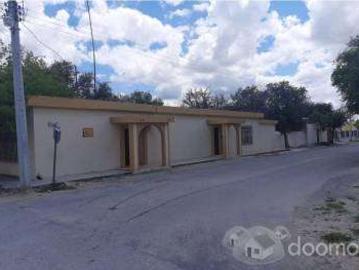 Casa en Venta de un piso Centro del Municipio de Paras N L 3 dormitorios 305 m2