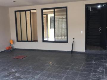 Casa en Venta cerca de Av. Alfredo del Mazo y Juzgados en Toluca
