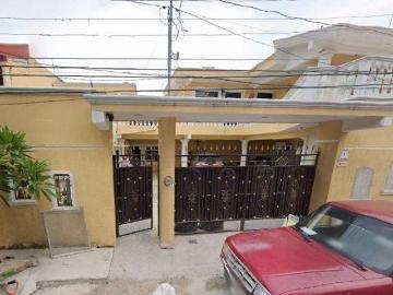 CASA EN VENTA CERCA DE AEROPUERTO DE SAN FRANCISCO DE CAMPECHE!