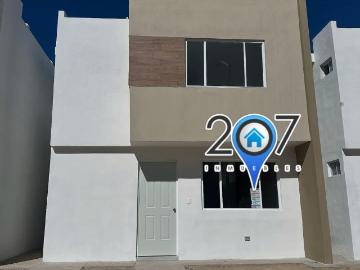 Casa en venta cerca de eloy cavazos frente a parque
