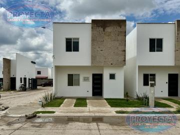 CASA EN VENTA CERCA DE LA FERIA EN FRAC PRIVADO CON ALBERCA Y AREA VERDE, FRAC. LA CIENEGA II