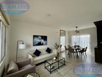 CASA EN VENTA CERCA DE LA FERIA EN FRAC PRIVADO CON ALBERCA Y AREA VERDE, FRAC. LA CIENEGA II