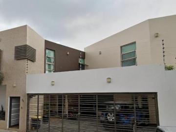 CASA EN VENTA CERCA DE TECNOLOGICO NACIONAL DE MEXICO CAMPUS TEPIC!