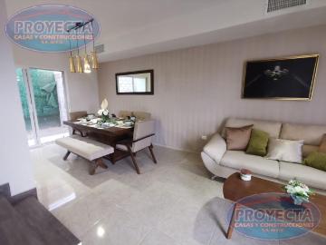 CASA EN VENTA CERCA DE WALMART FRANCISCO VILLA, FRAC. PASO REAL