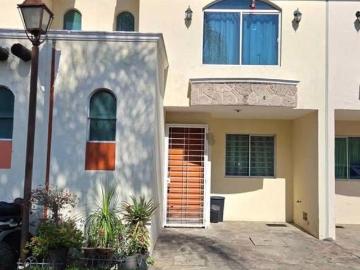 Casa en venta cercana a col. Bugambilias y el Briseño en col. Francisco Sarabia en Zapopan Jal