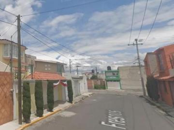 Casa en venta Cerrada Fresnos, Casa Blanca, San Jerónimo Chicahualco, Estado De México, México