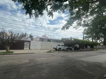 Casa en venta en esquina en la Arbide, excelentes espacios para oficina