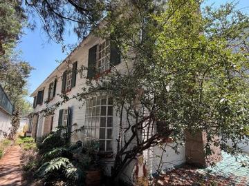 CASA EN VENTA COL. EL PARQUE, EN CALLE CERRADA FRENTE AL TOREO