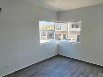 Casa en venta Col. Francisco Villa Tijuana con amplio terreno