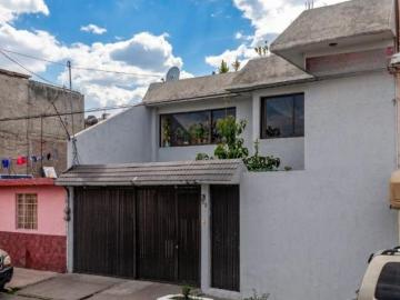 Casa en venta col La Perla Cd Nezahualcóyotl Edomex