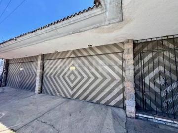 Casa en Venta de Un Nivel con Amplio Jardín – Esquina en Colonia Bugambilias