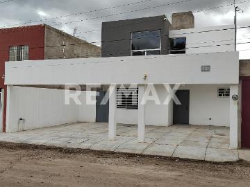 Casa en Venta Colonia las Margaritas con 4 recamaras 1 en planta Baja